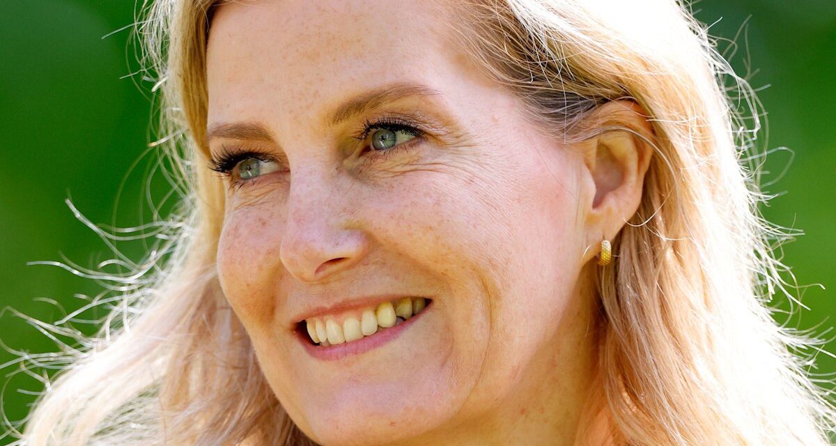 La robe en dentelle de la duchesse Sophie pourrait bien être son look le plus paradisiaque à ce jour