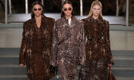 Envie de vous démarquer cette saison ? Présentation de l&rsquo;imprimé cerf approuvé par Katie Holmes