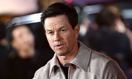 Regarder : Mark Wahlberg révèle qu&rsquo;il prend un petit-déjeuner riche en protéines « tous les jours » après une séance d&rsquo;entraînement à 4 heures du matin