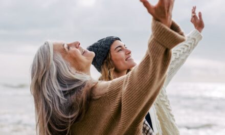 9 symptômes de périménopause qui s&rsquo;aggravent en hiver – plus 7 façons de soulager la douleur