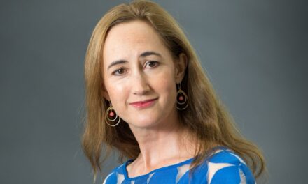 La cause du décès de l&rsquo;auteure accro du shopping Sophie Kinsella, à l&rsquo;âge de 55 ans, révélée : « Nos cœurs se brisent »