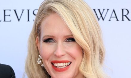 Dans la vie de Lucy Beaumont après la séparation de Jon Richardson alors qu&rsquo;elle « emménage avec son fiancé »