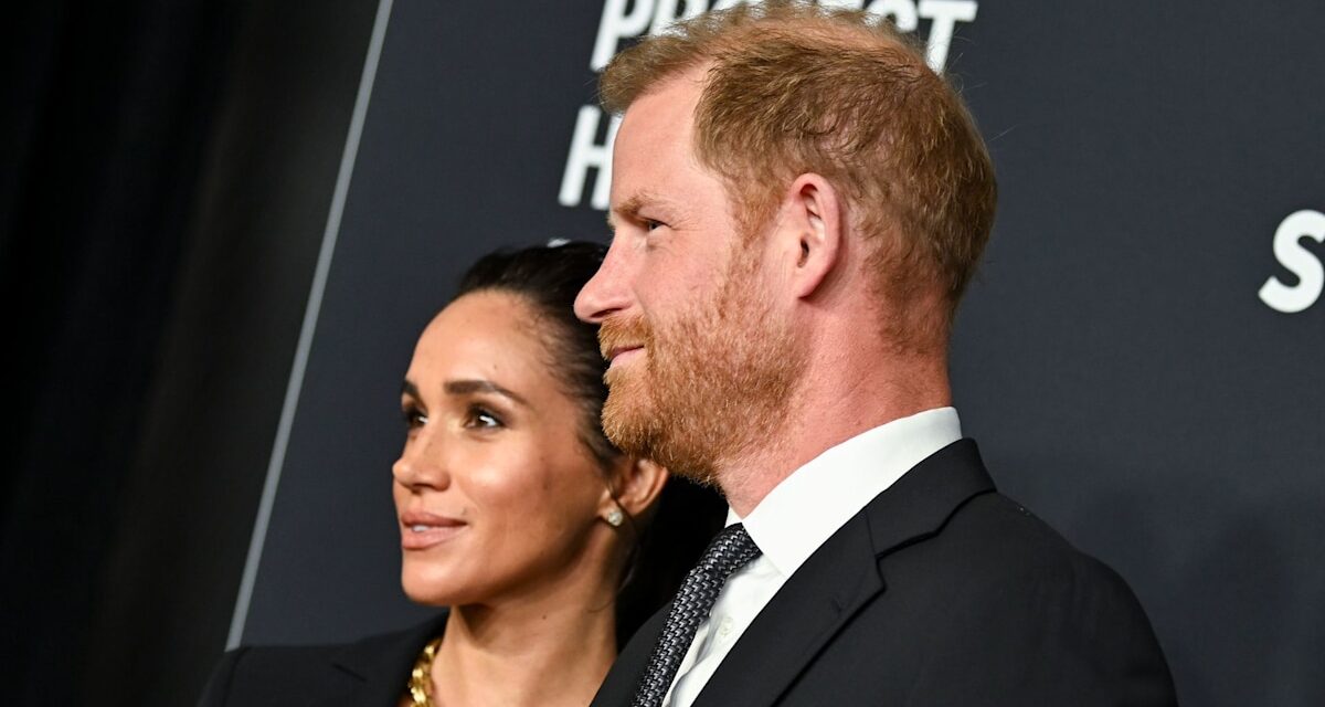 Le prince Harry et Meghan Markle « se sont assis par terre » en détresse alors que leur chien subissait une opération chirurgicale d&rsquo;urgence – détails