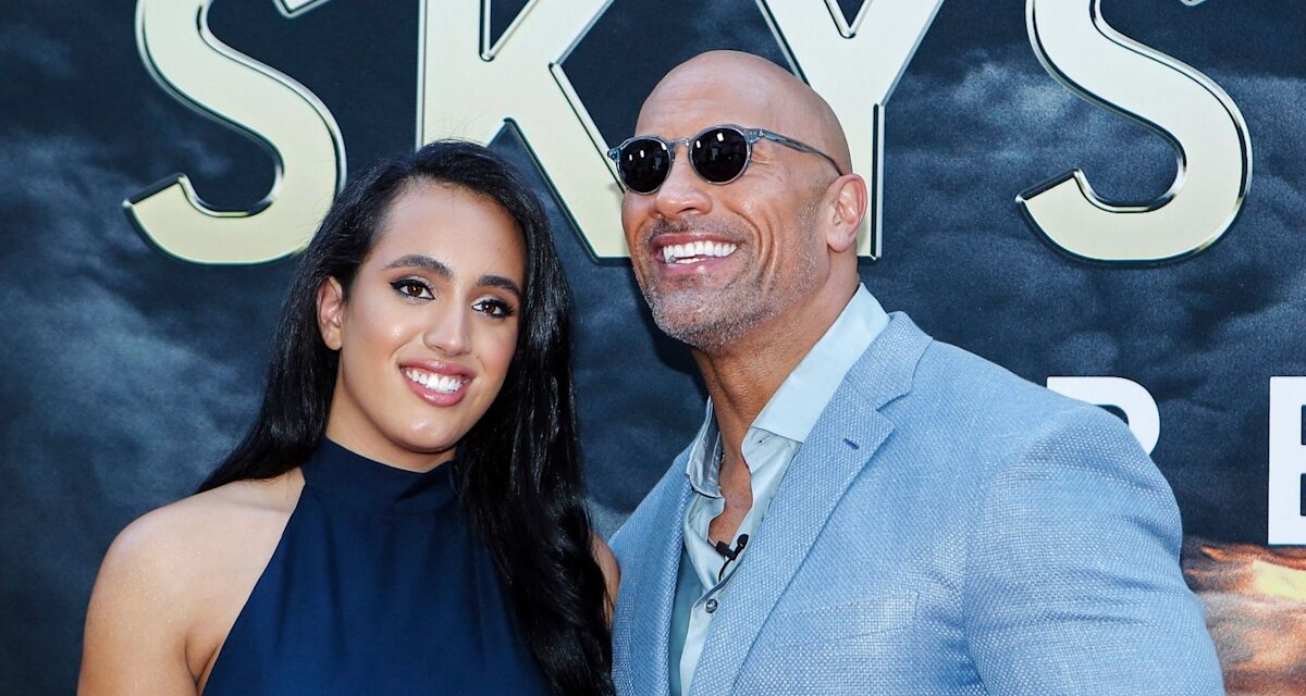 La fille de Dwayne Johnson partage une vidéo remplie de PDA avec sa petite amie lutteuse confirmant leur relation
