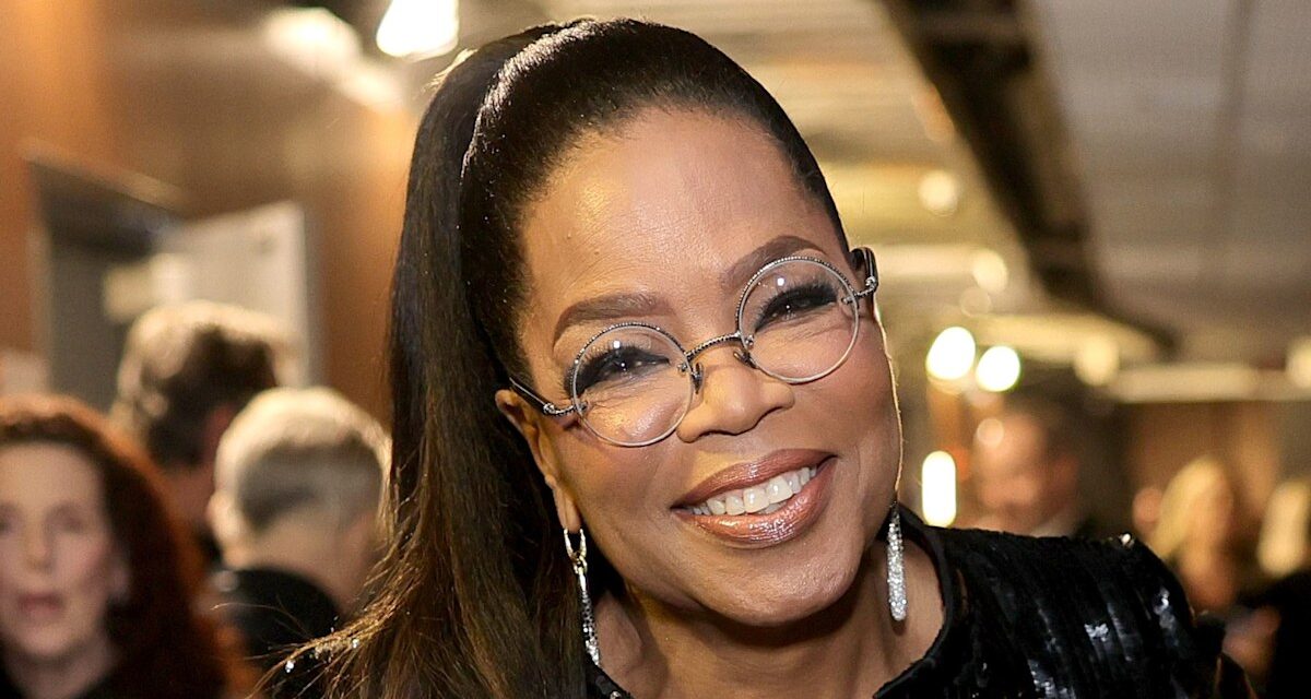 Oprah Winfrey, 72 ans, montre sa routine d&rsquo;entraînement après une perte de poids et « deux nouveaux genoux »