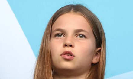 La princesse Charlotte affiche une pose signature sur de nouvelles photos