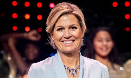 Le look « Cendrillon » de la reine Maxima est la façon dont vous devez porter le monochrome à 50 ans