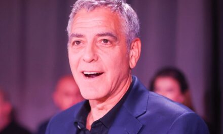 George Clooney appelle Demi Moore à « rester avec moi » après la plaisanterie de Richard Gere – regardez