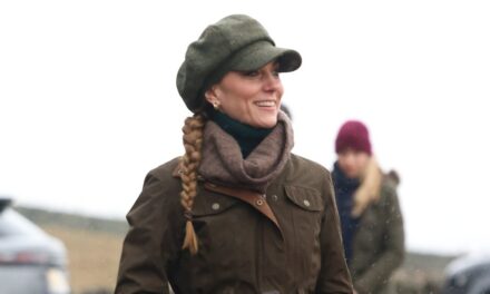 Kate Middleton, « intrépide », ignore le temps orageux tout en motivant les randonneurs – EXCLUSIF