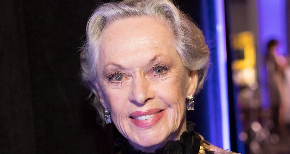 Tippi Hedren fête ses 96 ans alors que son héritage se poursuit avec sa fille Melanie Griffith et sa petite-fille Dakota Johnson