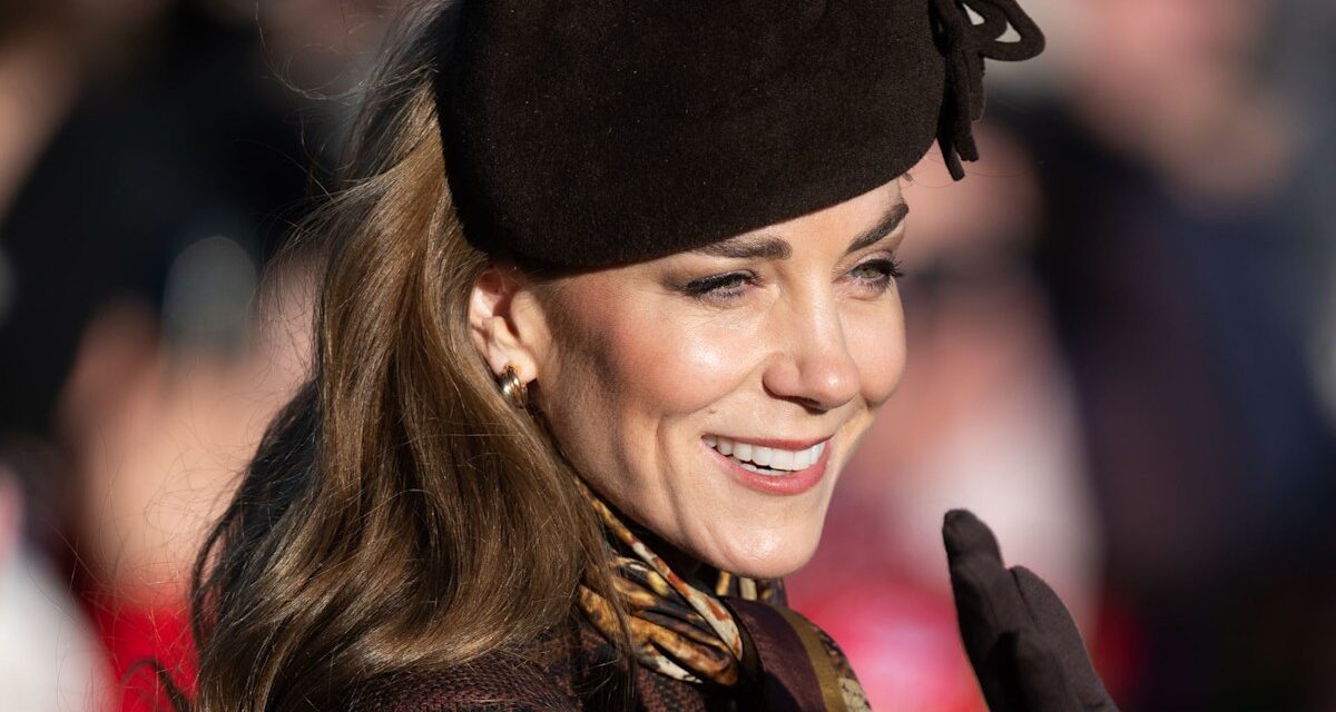 Le créateur incontournable de Kate Middleton se retrouve avec 700 000 £ de dettes