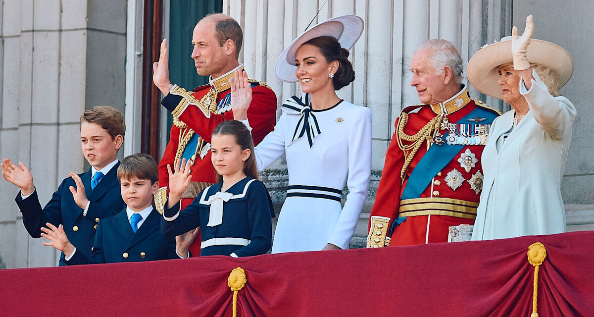 Exclusif : l&rsquo;objet ménager que la famille royale garde caché sur le balcon du palais lors des apparitions officielles