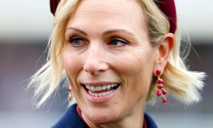 Zara Tindall, 44 ans, grésille dans une mini-robe ornée de cristaux et des talons aiguilles « Cendrillon »
