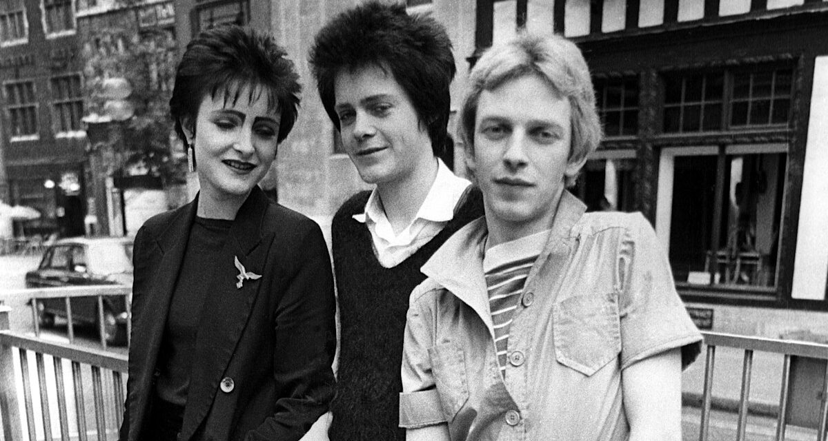 Les hommages affluent pour la star de Siouxsie et les Banshees décédée à l&rsquo;âge de 69 ans