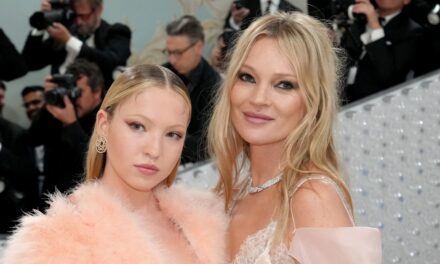 La « stratégie subversive » de Kate Moss pour propulser sa fille Lila au rang de superstar du mannequin – exclusivité