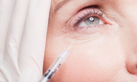 Le travail esthétique peut être « impitoyable » à 70 ans – voici ce qu&rsquo;il faut réserver pour avoir l&rsquo;air naturel