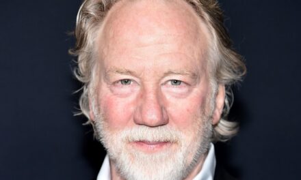 Timothy Busfield porté disparu 3 jours après le mandat d&rsquo;arrêt : tout ce que nous savons sur les accusations de maltraitance d&rsquo;enfants de la star