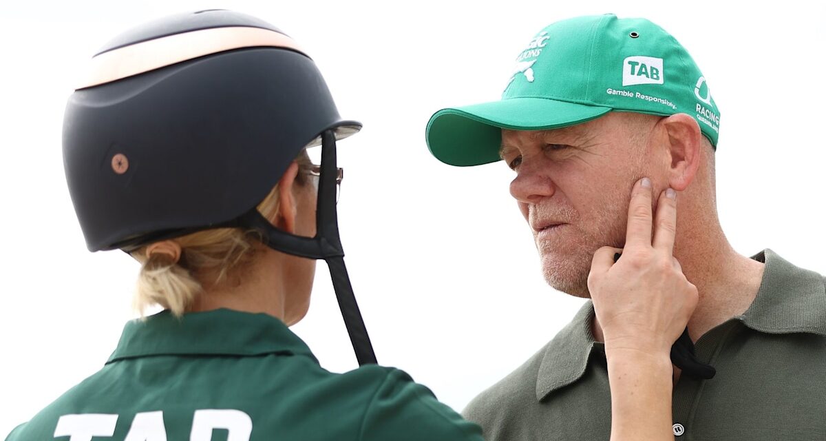 Zara Tindall présente un écran tactile avec son mari Mike sur des photos franches d&rsquo;Australie