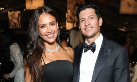 Jessica Alba classe Danny Ramirez parmi ses « choses préférées » lors d&rsquo;une escapade romantique