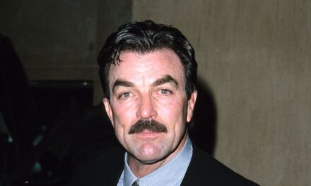 Les débuts télévisés de Tom Selleck il y a six décennies vous laisseront évanouir – voir ici