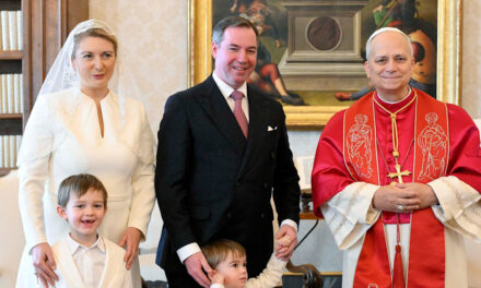 La Grande-Duchesse Stéphanie marque une grande première royale lors de son audience avec le Pape