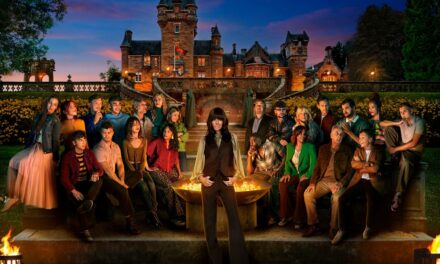 Découvrez le line-up de la saison 4 de The Traitors – et voyez comment les fans réagissent à la nouvelle tournure du « génie »