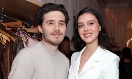 Brooklyn, le fils aîné de David et Victoria Beckham, a accusé sa mère, créatrice de mode, d&rsquo;avoir causé un grand bouleversement lorsqu&rsquo;elle a renoncé à fournir la robe de sa belle-fille Nicola Peltz à la dernière minute avant leur mariage en 2022.