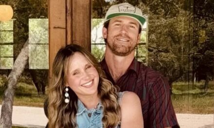 Rencontrez la femme et les enfants de l&rsquo;ancienne star de la NFL Jordan Shipley qui sont à ses côtés après un grave accident