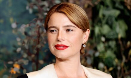 Jessie Buckley fait un commentaire extrêmement rare sur son mari discret