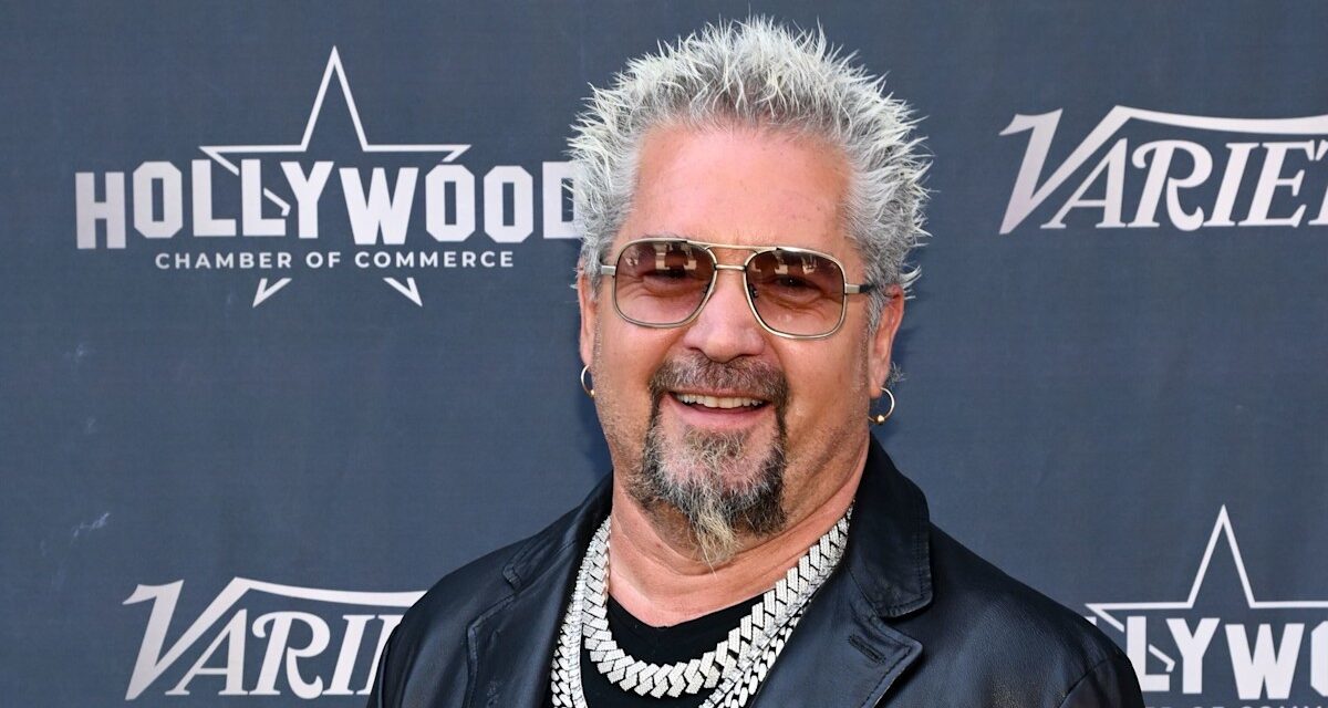 Guy Fieri dévoile une transformation radicale à l&rsquo;âge de 58 ans