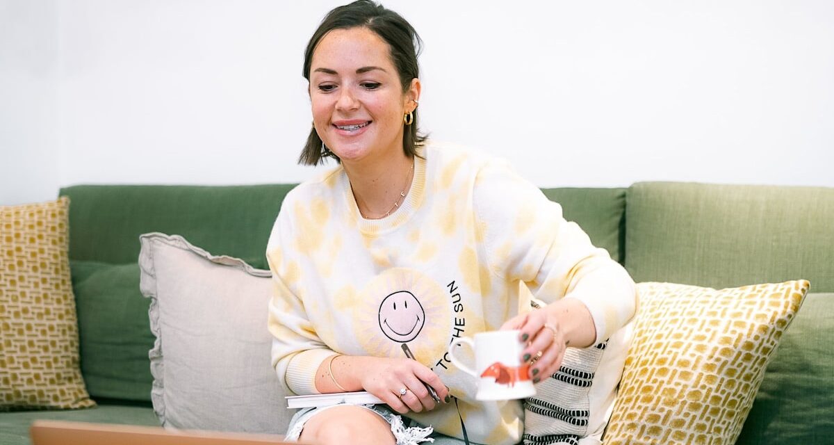 9 conseils approuvés par les coachs de vie pour trouver l&rsquo;amour en ligne en 2026