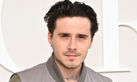 Brooklyn Beckham « humiliée » affirme que sa mère Victoria a détourné son mariage avec Nicola Peltz avec un comportement « inapproprié »