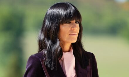 Claudia Winkleman réagit aux nouvelles « épiques » concernant la star des Traitors, Harriet Tyce