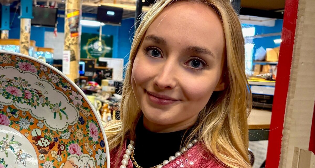 La vie privée de Hettie Jago, experte en antiquités en road trip, explorée hors écran