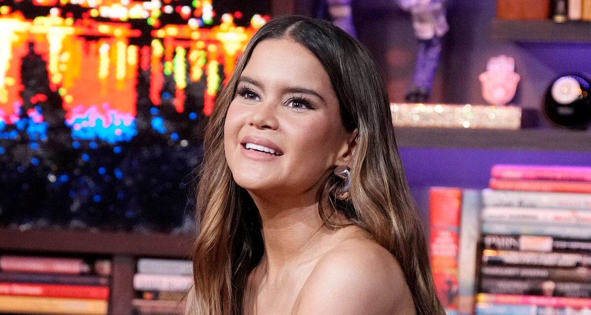 Maren Morris brille en bikini et bijoux de corps dorés au milieu d&rsquo;une escapade à la plage avec des amis