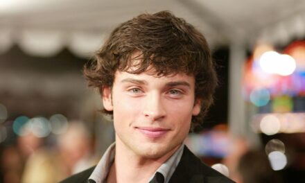 Tom Welling de Smallville se déchaîne lors de la première soirée lors du premier événement avec sa femme en près de 5 ans