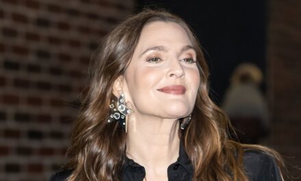 Drew Barrymore partage un aperçu de l&rsquo;intérieur d&rsquo;une maison familiale très « normale » à New York avec sa fille Olive et Frankie