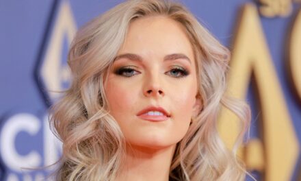 Qui est Karley Scott Collins? Rencontrez la femme obligée de nier les rumeurs d&rsquo;amour de Keith Urban