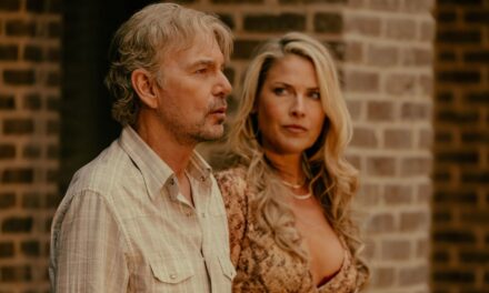 Ali Larter de Landman fait une confession surprenante sur la présence de Taylor Sheridan sur le plateau