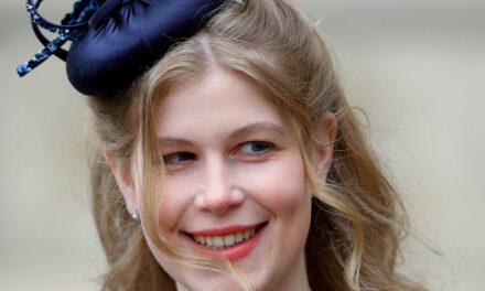 Le lien étroit de Lady Louise Windsor avec le parrain royal, elle « envoie beaucoup de SMS »