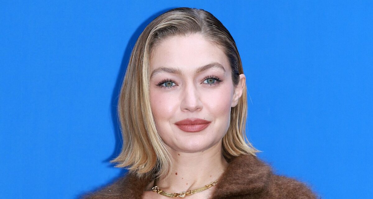 Gigi Hadid présente un nouveau look audacieux au milieu d&rsquo;une transformation capillaire spectaculaire