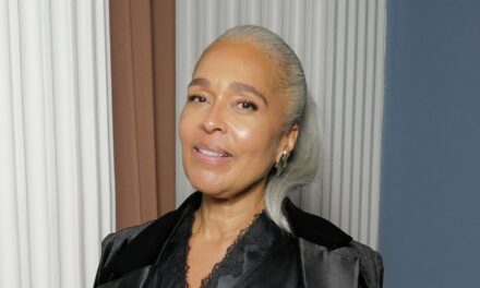 Mia Maugé : J&rsquo;ai adopté les cheveux gris — et cela a changé ma vie