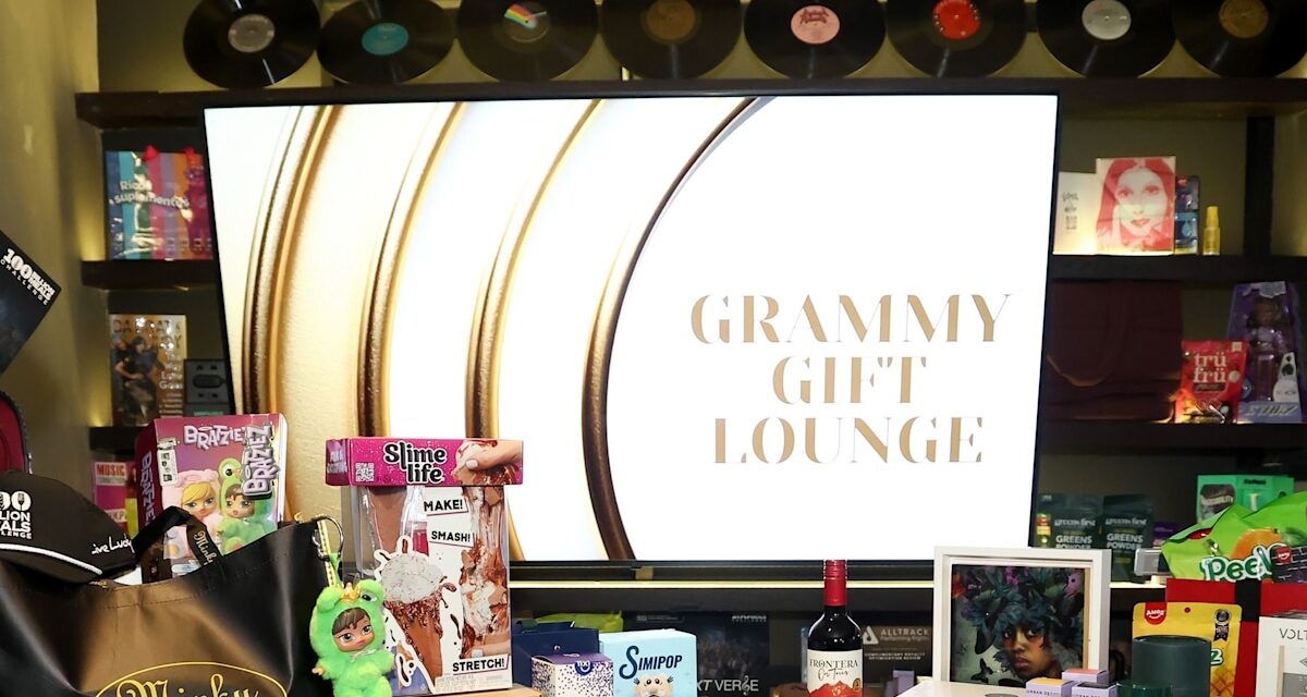 À l&rsquo;intérieur du sac Grammys de 15 000 $ offert à KATSEYE, Sabrina Carpenter et plus