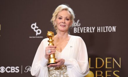 Jean Smart fait allusion au message puissant du discours d&rsquo;acceptation des Golden Globes : « Beaucoup de choses pourraient être dites ce soir »