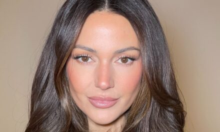 La nouvelle robe ab-baring de Michelle Keegan est la plus audacieuse qu&rsquo;elle ait portée depuis des années