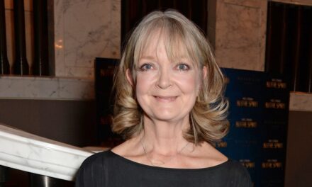 Le célèbre mari de Serena Evans de Thin Blue Line a joué dans The Crown