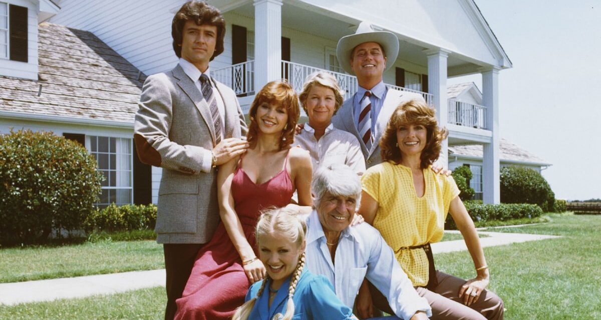 La star de Dallas, Victoria Principal, est incroyable à l&rsquo;âge de 76 ans