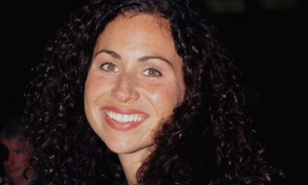 Minnie Driver d&rsquo;hier et d&rsquo;aujourd&rsquo;hui : découvrez sa transformation en photos alors qu&rsquo;elle fête ses 56 ans