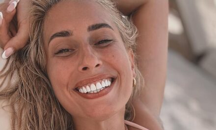 Stacey Solomon montre un bronzage éclatant sur une photo de bikini inédite avec son mari Joe