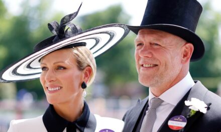 Zara Tindall tient la main de son mari Mike sur la plage dans un moment inoubliable
